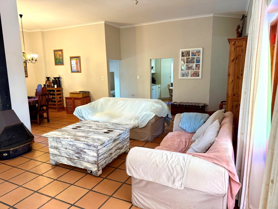 4 Bedroom Property for Sale in Die Wingerd Western Cape